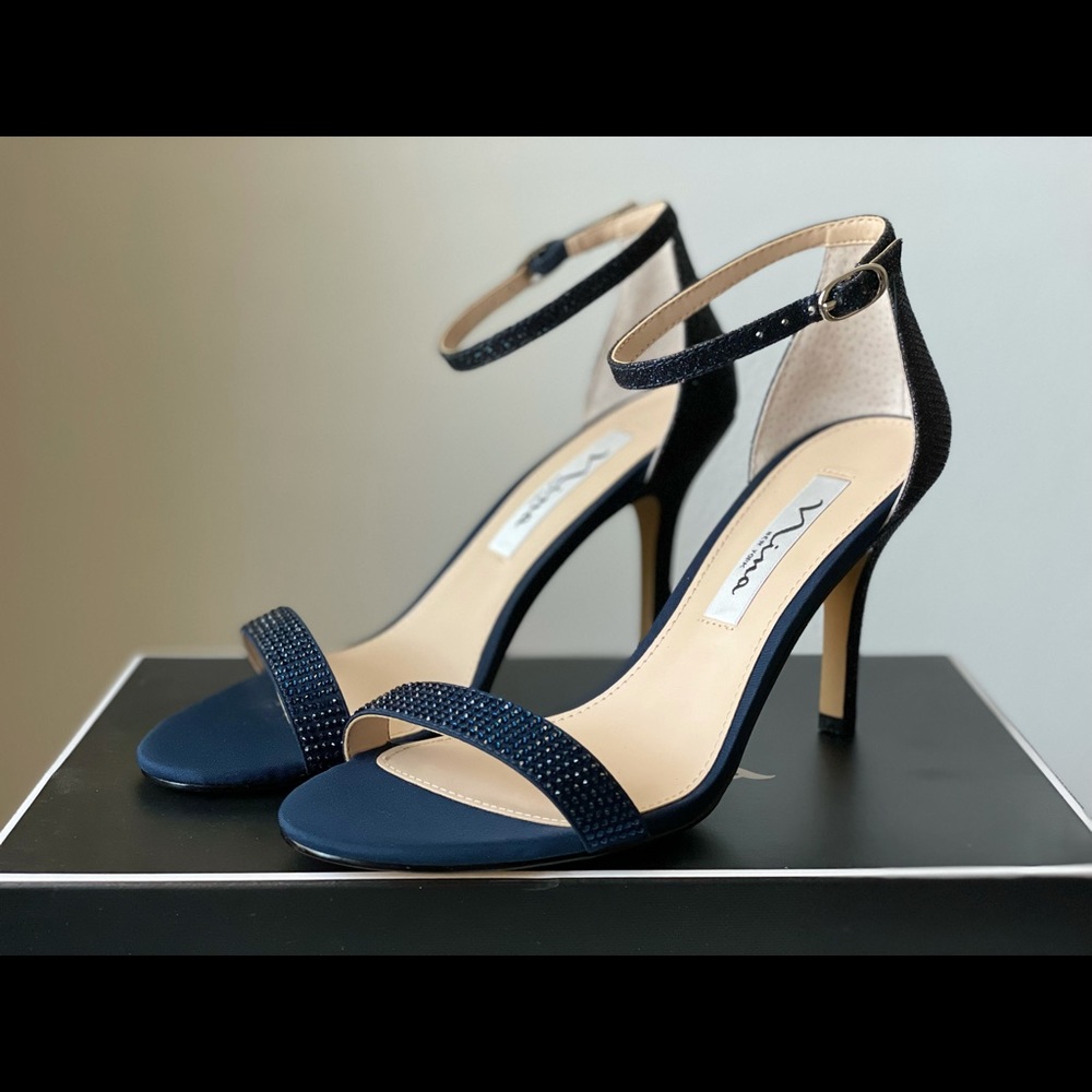 Nina Veniza pump